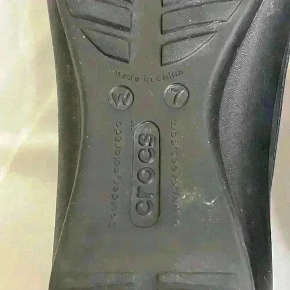 Crocs Black  Bow Accent Ballet Flat Slip-on Shoes Size 7 - Picture 9 of 9